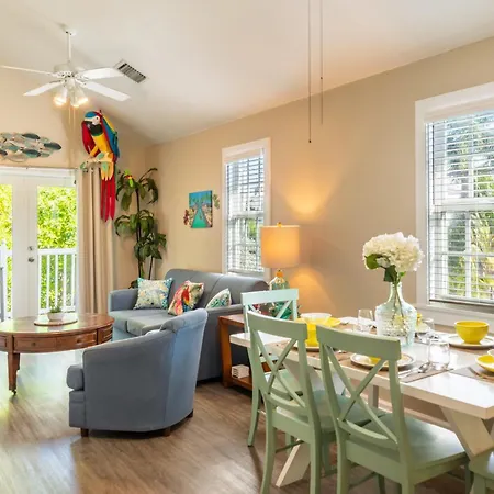 Parrot Perch By Avantstay Old Town Key West W Shared Pool Week Long Stays Only
